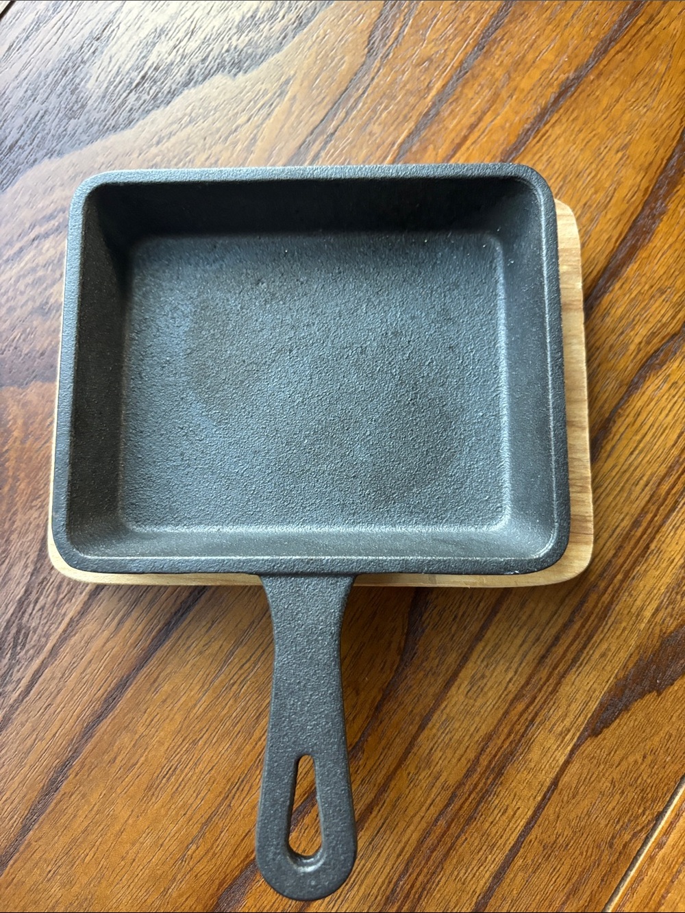 Cast Iron Rectangular Skillet with Handle - Black 6x4 - Picture 5 of 7